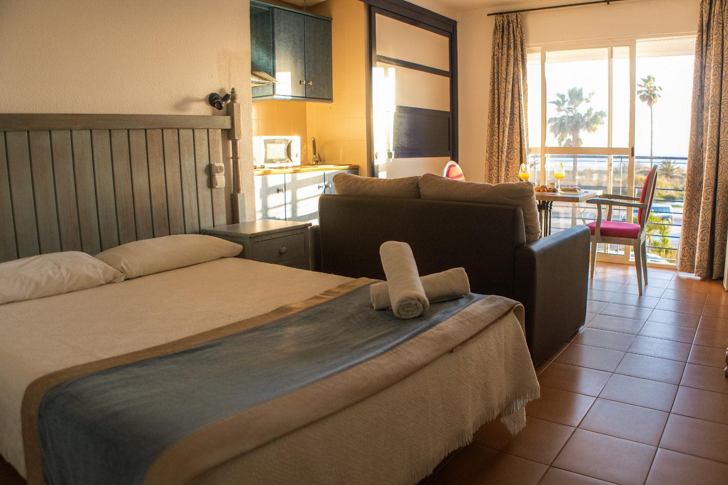 Hotel Playa Conil - Beachfront Studios & Suites Conil De La Frontera Buitenkant foto