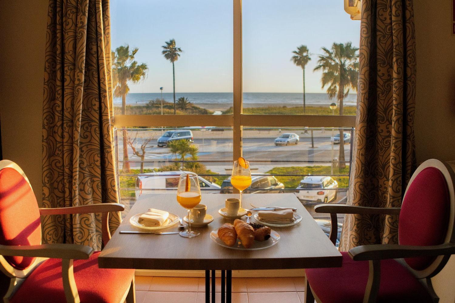 Hotel Playa Conil - Beachfront Studios & Suites Conil De La Frontera Buitenkant foto