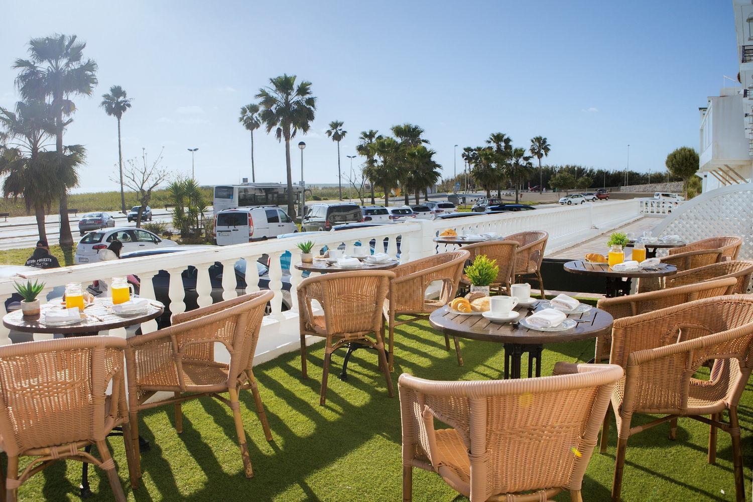 Hotel Playa Conil - Beachfront Studios & Suites Conil De La Frontera Buitenkant foto