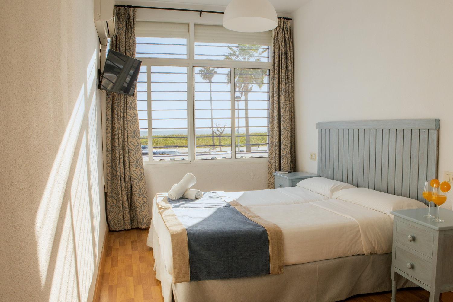 Hotel Playa Conil - Beachfront Studios & Suites Conil De La Frontera Buitenkant foto