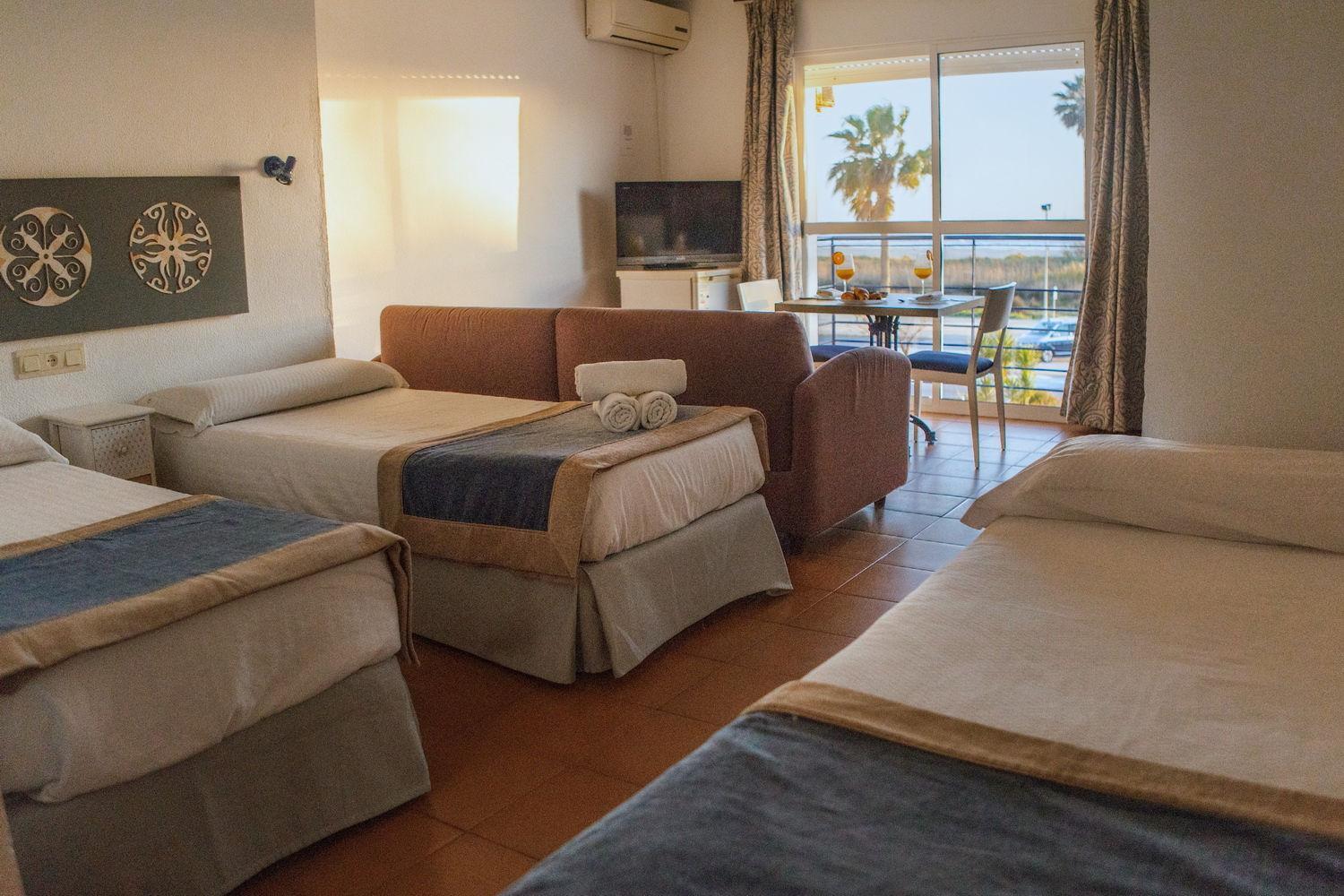 Hotel Playa Conil - Beachfront Studios & Suites Conil De La Frontera Buitenkant foto